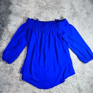 Royal blue off the shoulder top 😍